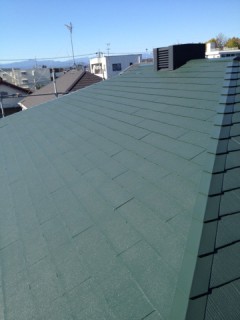 屋根塗装工事はモスグリーンで施工