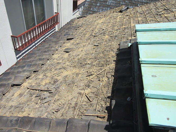 屋根の葺き替え工事の施工前
