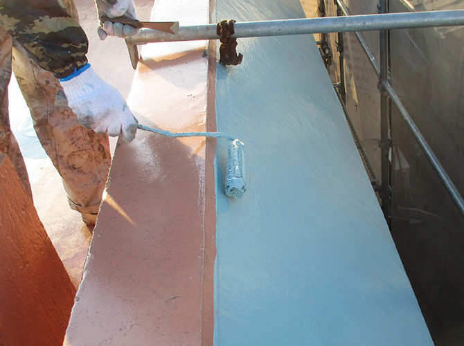 立上り部分のウレタン防水材塗布