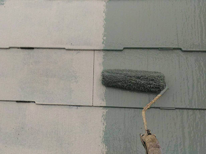 屋根塗装の中塗り