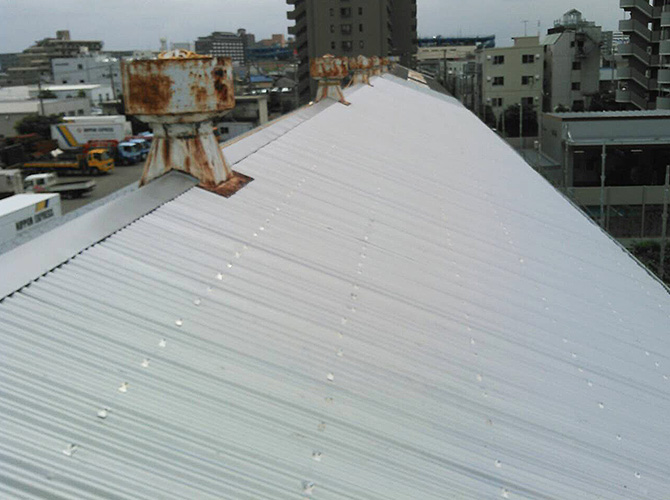屋根カバー工法の施工完了