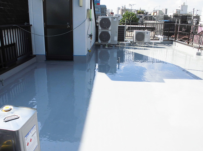 屋上床部分の防水材塗布