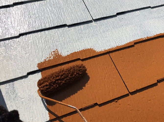 屋根塗装の中塗り