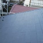 足立区H様邸の屋根の葺き替え工事 – 新しい屋根に交換して台風対策