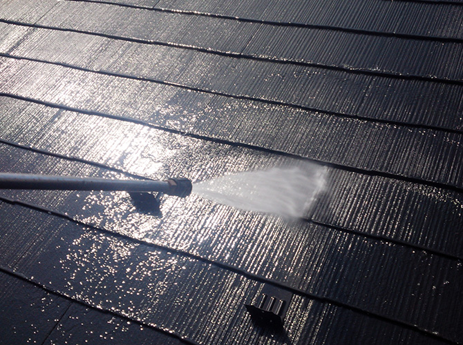 屋根暑さ対策の高圧洗浄