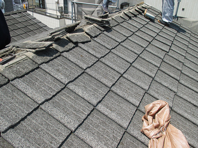 台風対策の屋根葺き替え工事の施工前の状態