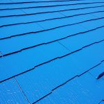 足立区K様邸の屋根塗り替え工事 – ブルー系の配色で屋根塗装リフォーム