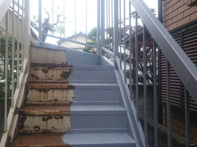 鉄骨階段のサビ止め塗装