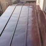 足立区H様邸の屋根塗装リフォーム – 瓦棒葺き屋根の遮熱塗り替え工事